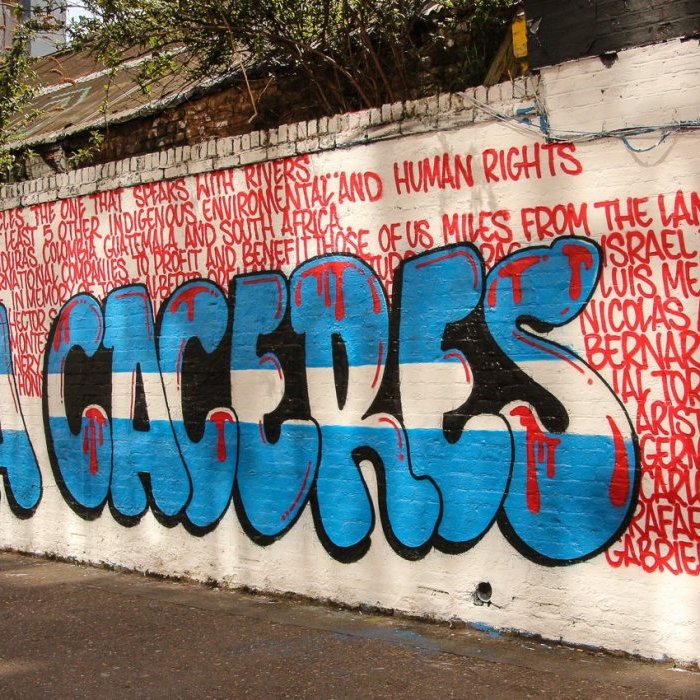 Peinture murale en l'honneur de Berta Caceres. Londres.