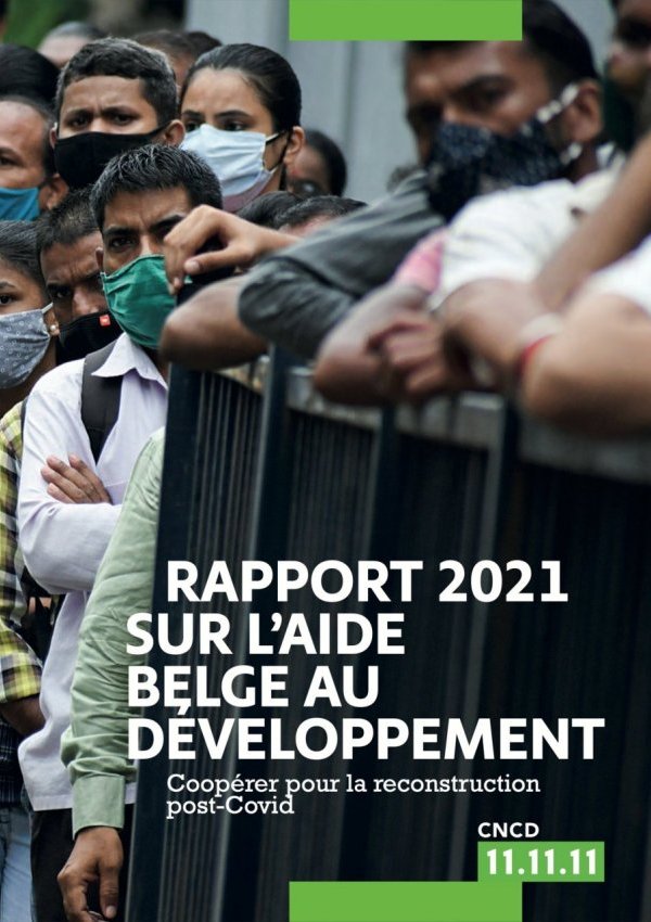 Vaccination contre le COVID. Des indien·ne·s font la queue à Mumbai