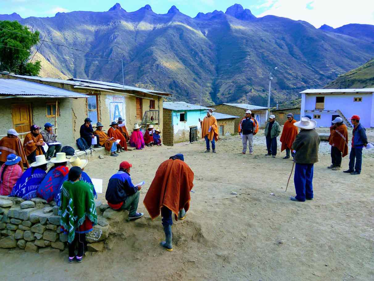 Pérou. Discussion communautaire sur la planification territoriale à Racratumanca, Pamparomás