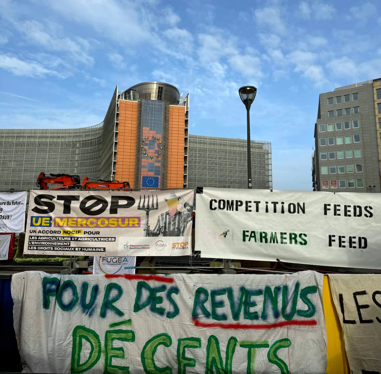 Rassemblement dans le quartier européen contre l'accord de commerce UE-Mercosur