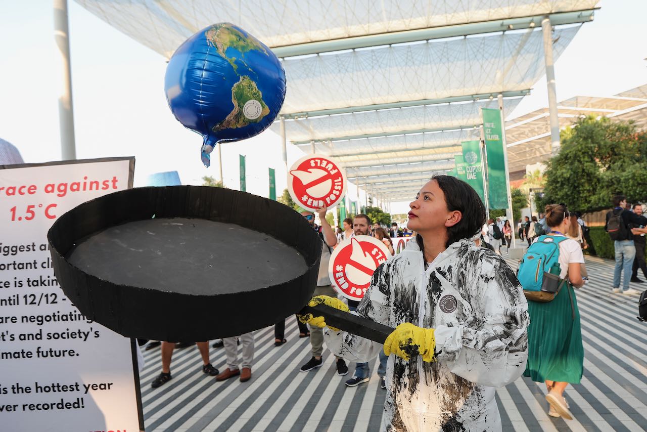 Journée mondiale d'action pour la justice climatique organisée par Jubilee South Asia Pacific Movement Inc. lors de la Conférence des Nations Unies sur le changement climatique COP28 à Dubai le 9 décembre 2023.