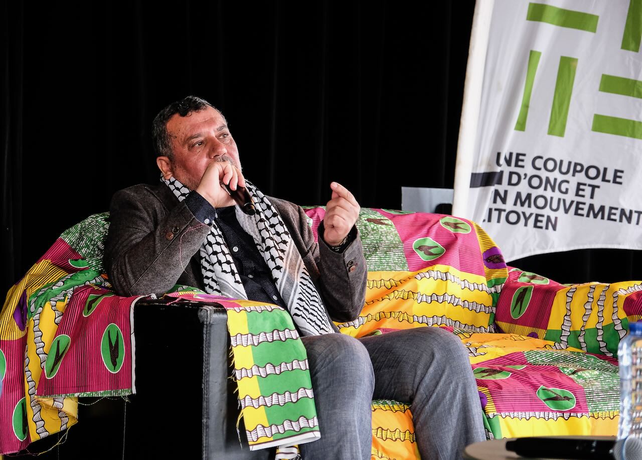 Abdelfattah Abusrour, directeur l'ONG palestinienne Al-Rowwad, à la Fête de la Solidarité internationale de Tournai en juin 2025.