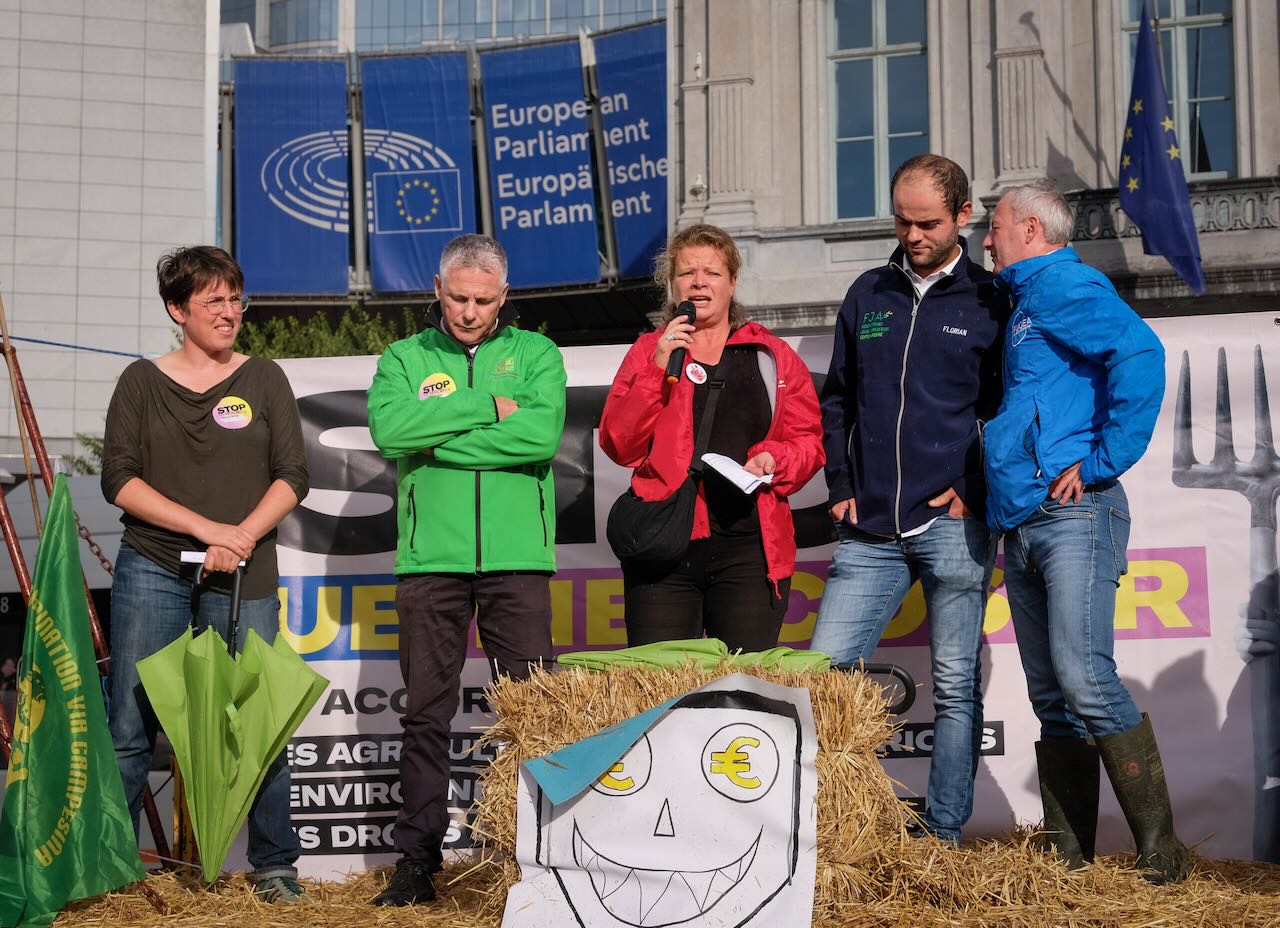 Rassemblement contre l'accord Ue-Mercosur à la Place d eLuxembourg, Bruxelles, 4 sept. 2025