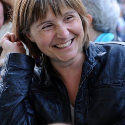 Bénédicte Moyersoen, artiste, à l'origine du projet « Tissons des liens, pas des menottes »