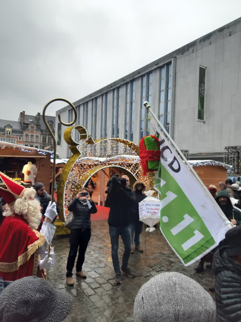 2019-12-06-namur-justice-fiscale-multinationales-cadeaux-saint-nicolas-source-facebook-id0.jpg