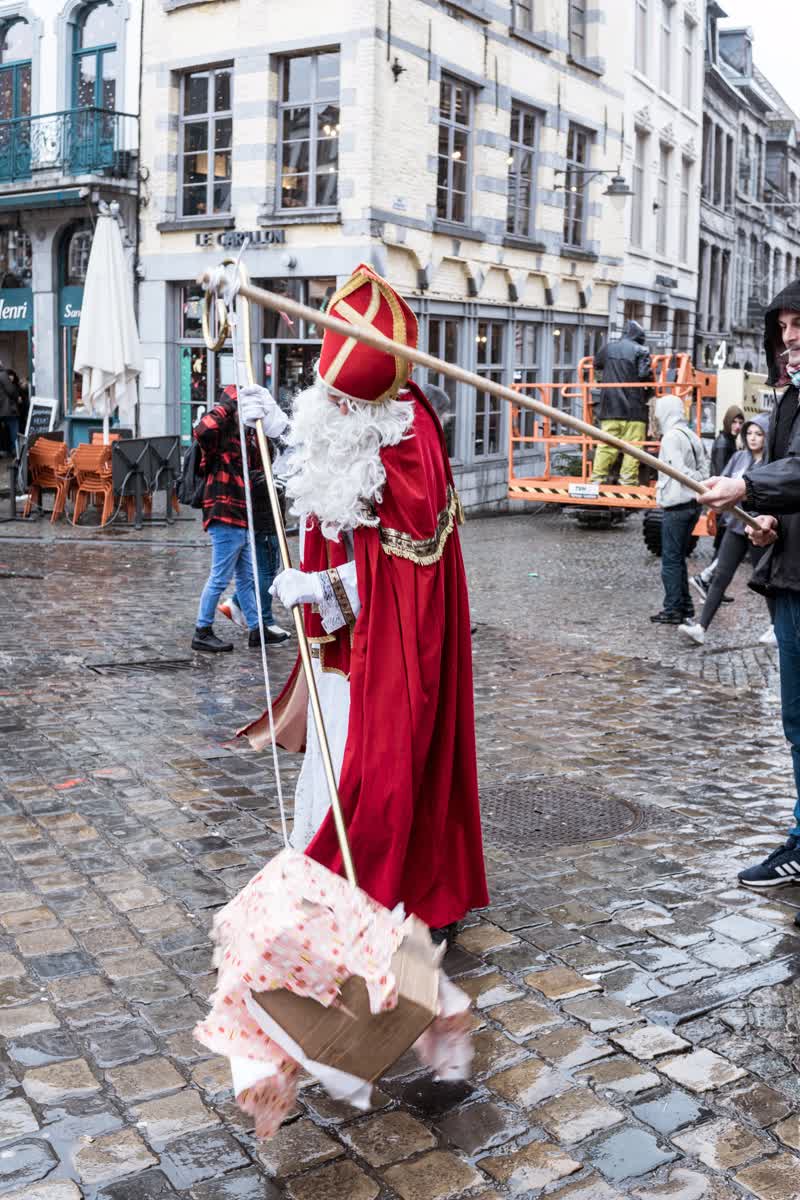 2019-12-06-mons-google-justice-fiscale-multinationales-cadeaux-saint-nicolas-_c_david-taquin-cncd-11