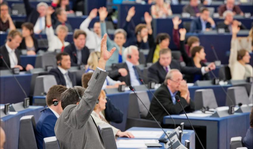 Le Parlement adopte l'accord UE-Singapour comportant une clause d'arbitrage